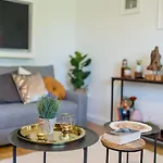 2og Mitte Helle 70m 2 Naehe Salzburg By Interhome