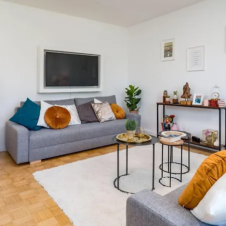 公寓 2og Mitte Helle 70m 2 Naehe Salzburg By Interhome 弗赖拉辛