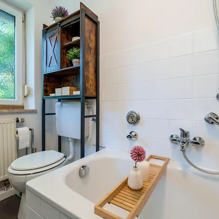 2og Mitte Helle 70m 2 Naehe Salzburg By Interhome Apartament